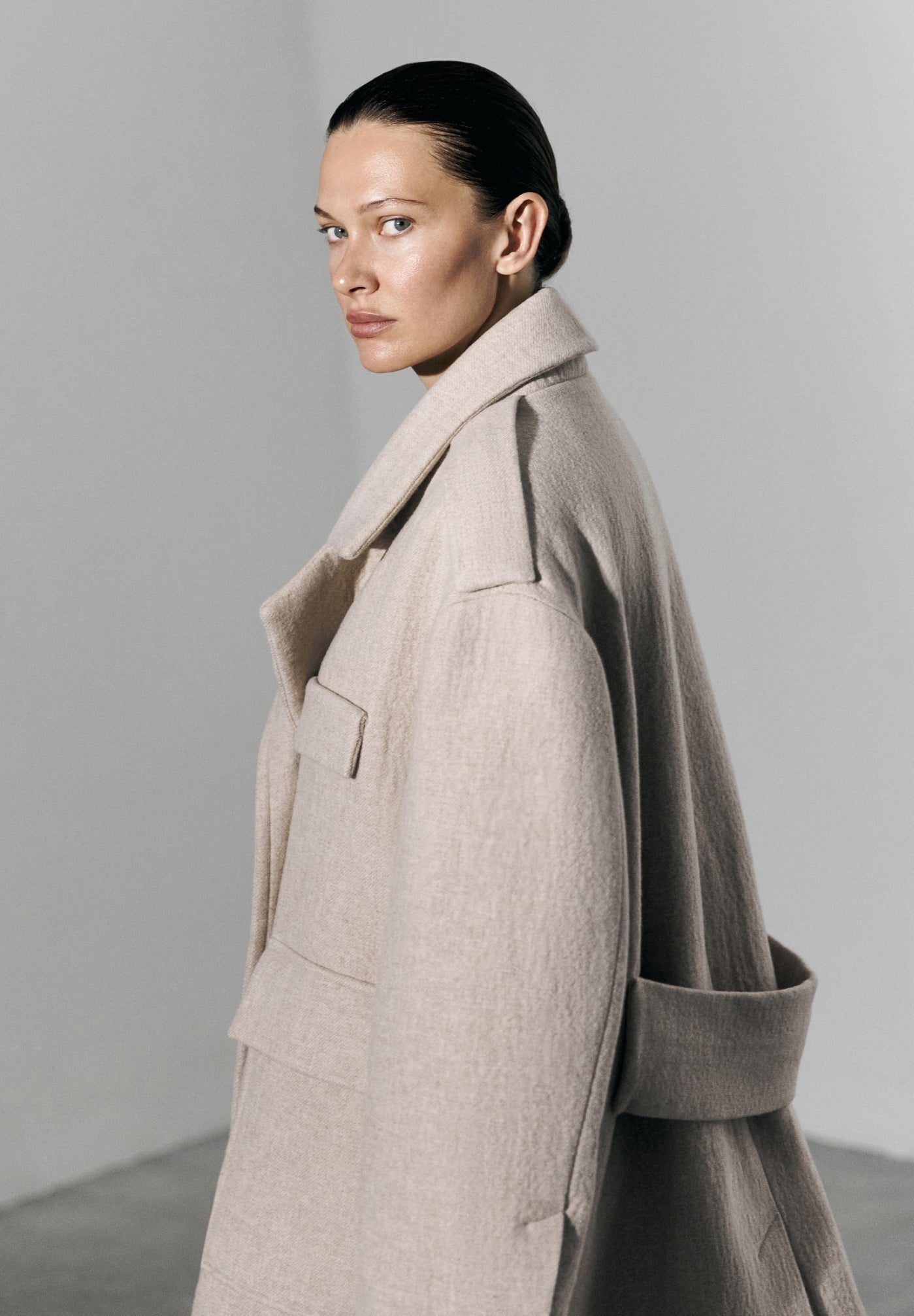 LONG MILK COAT
